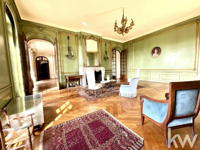 Maison de maîtres - 673 m² - 13 pièces
