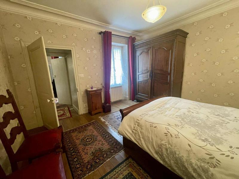 Maison - 195 m² - 7 pièces