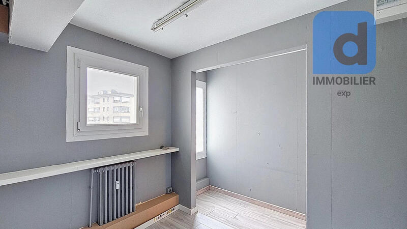 Bureau - 122 m² - 6 pièces