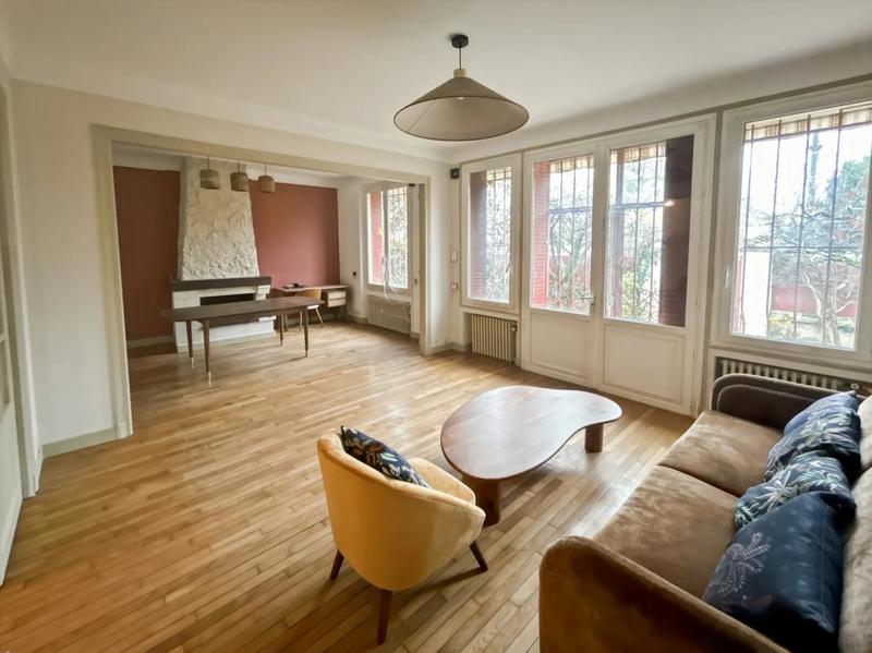 Maison - 263 m² - 8 pièces