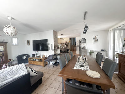 Villa - 100 m² - 5 pièces