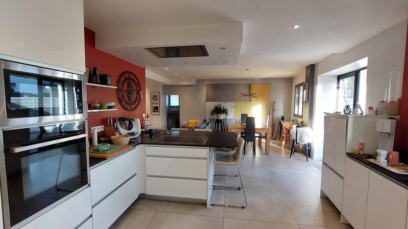 Appartement - 94 m² - 4 pièces