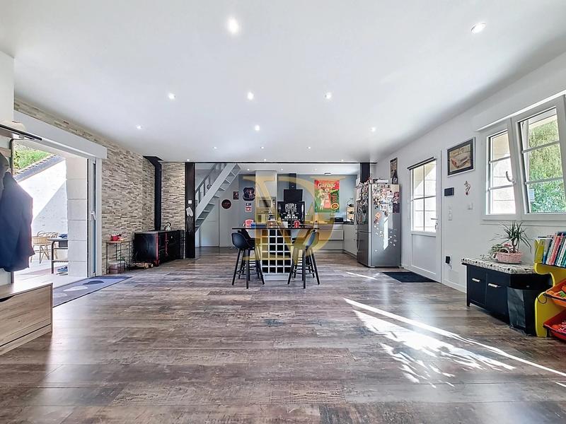 Maison - 163 m² - 6 pièces