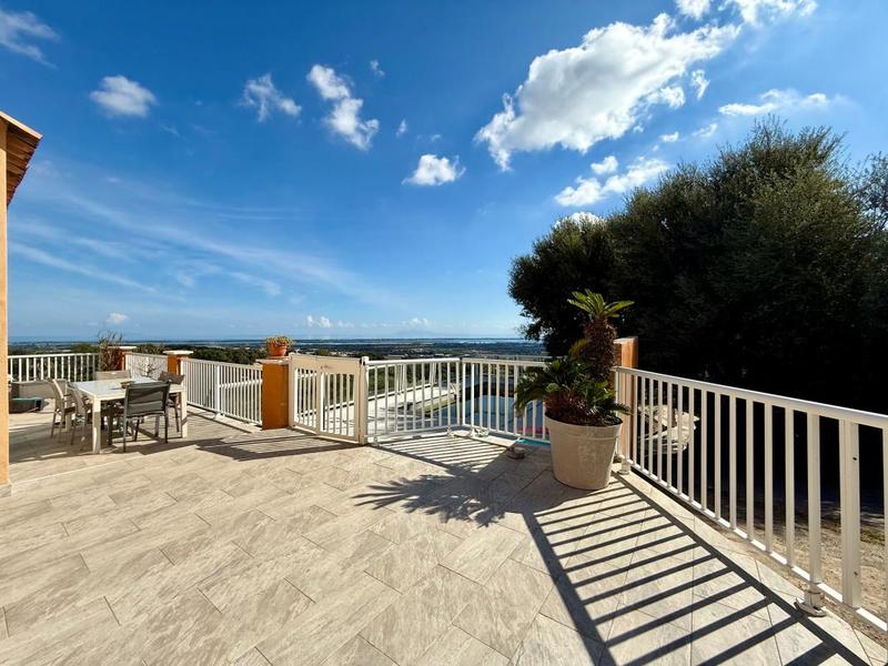 Villa - 190 m² - 8 pièces