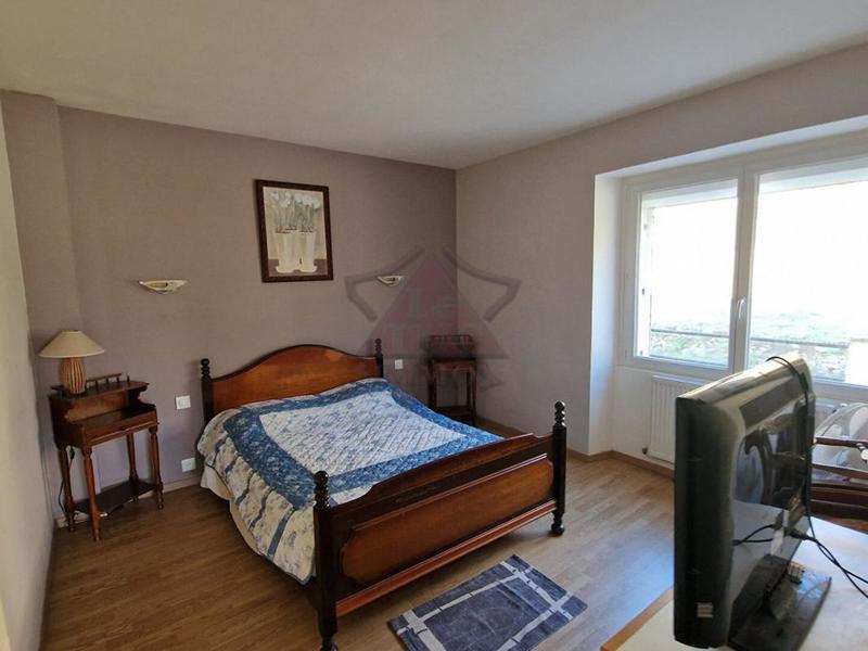 Maison - 197 m² - 8 pièces