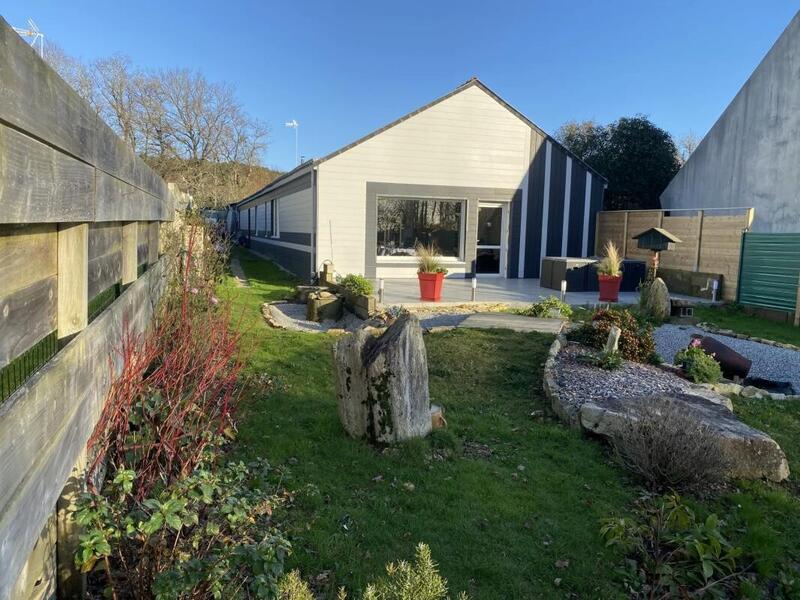 Maison - 205 m² - 8 pièces