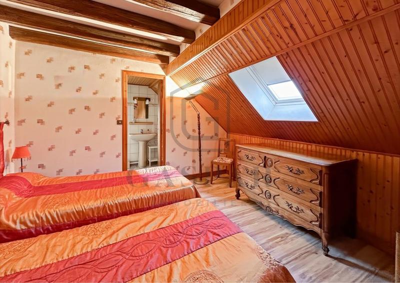 Maison - 453 m² - 17 pièces