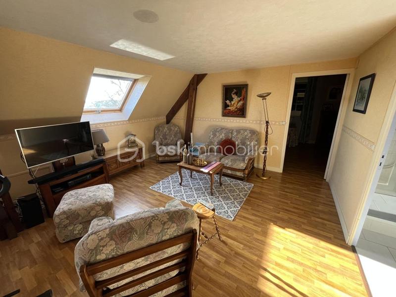 Maison - 180 m² - 11 pièces