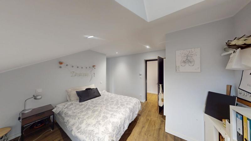 Appartement - 90 m² - 4 pièces