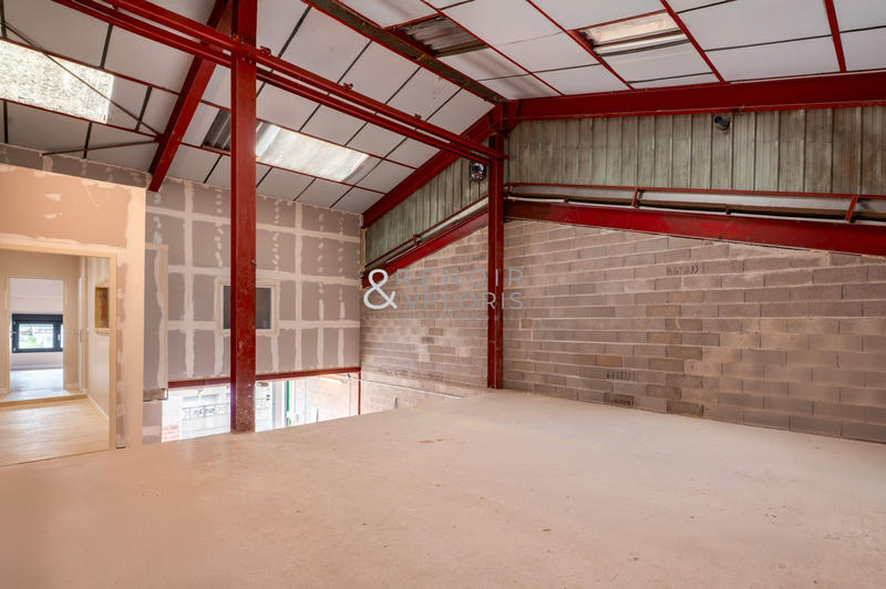 Entrepôt - 205 m²