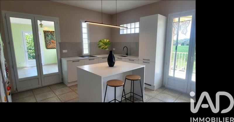 Maison - 250 m² - 7 pièces