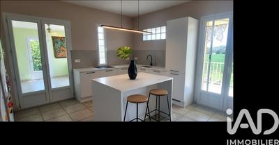 Maison - 250 m² - 7 pièces