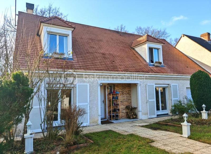 Maison traditionnelle - 150 m² - 7 pièces