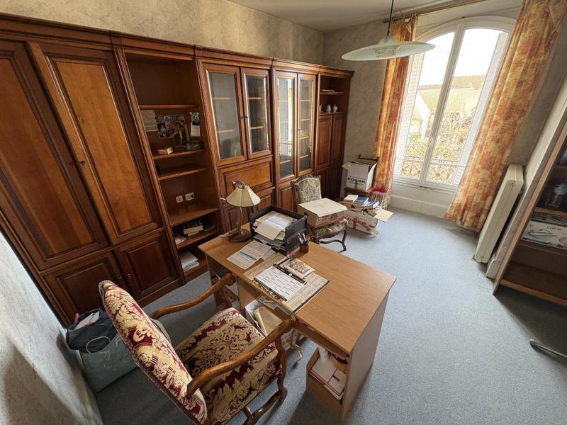 Maison - 202 m² - 9 pièces