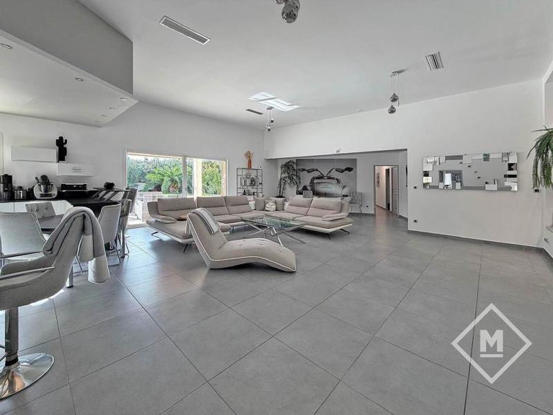 Maison d'architecte - 250 m² - 7 pièces