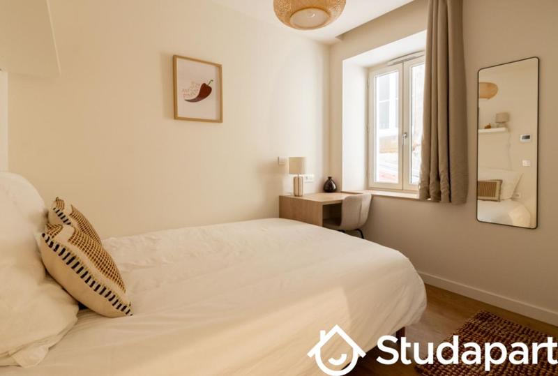 Chambre - 10 m² - 1 pièce