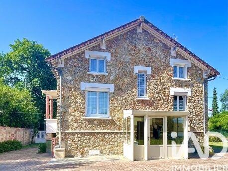 Maison - 92 m² - 5 pièces