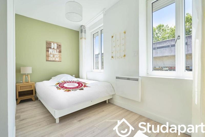 Chambre - 11 m² - 1 pièce