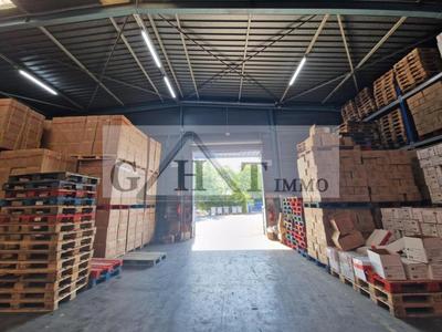 Entrepôt - 1 100 m²