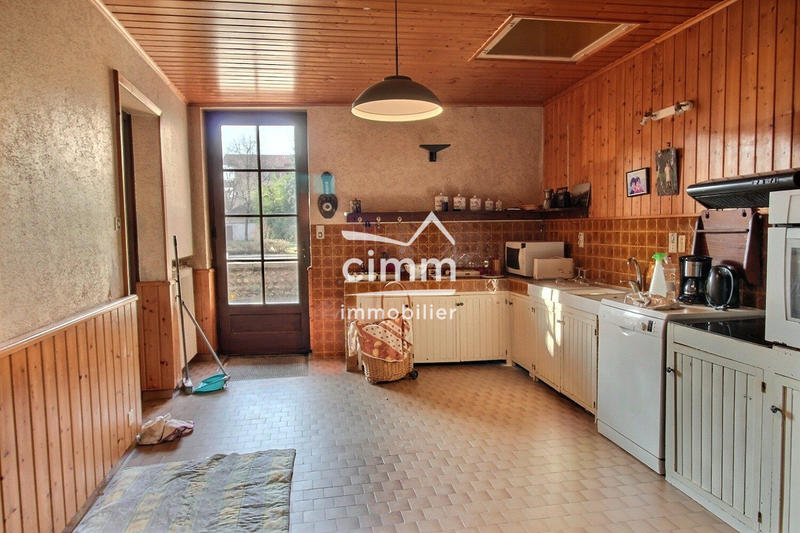 Maison traditionnelle - 225 m² - 5 pièces