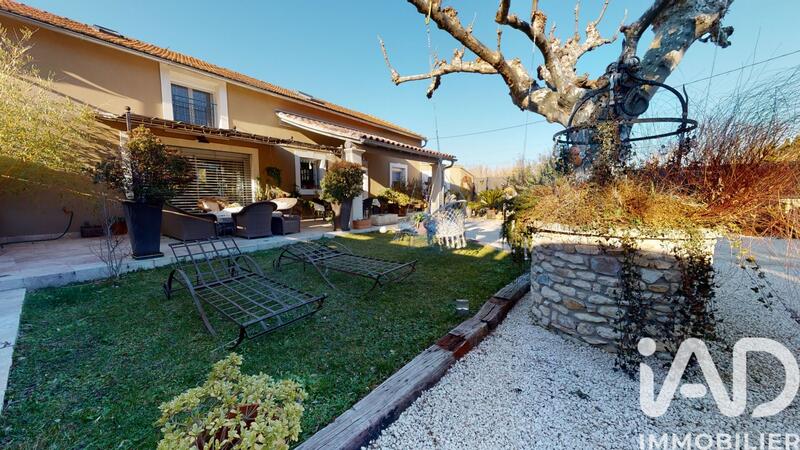 Maison - 209 m² - 7 pièces