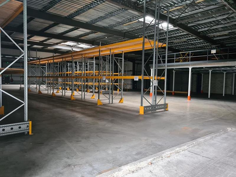 Local d'activité / Entrepôt - 2 000 m²