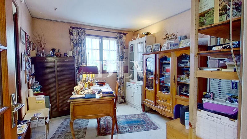 Maison - 220 m² - 8 pièces