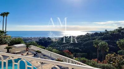 Villa - 230 m² - 9 pièces