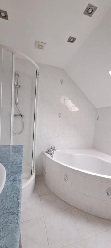 Maison - 92 m² - 5 pièces