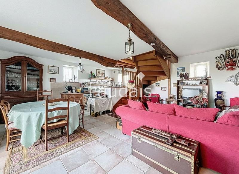 Maison - 267 m² - 11 pièces