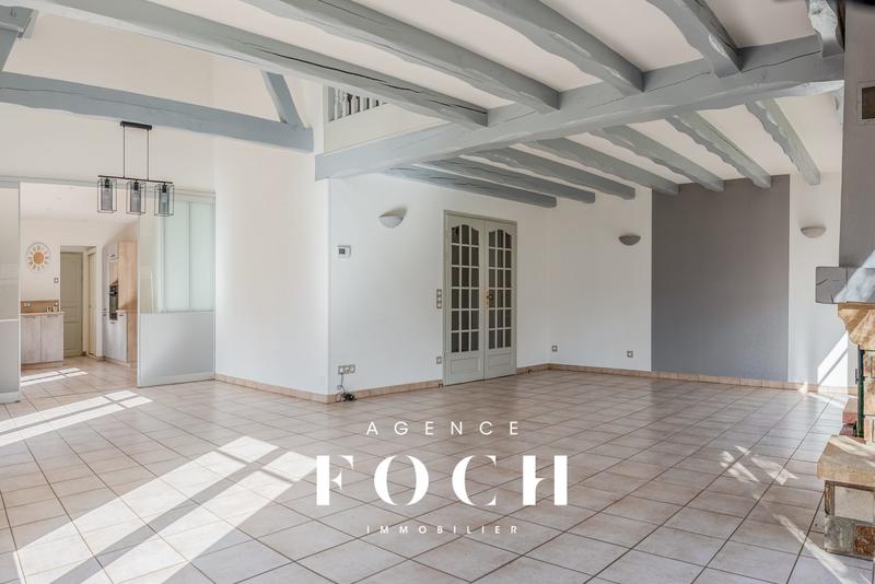 Maison - 259 m² - 7 pièces