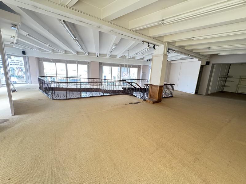 Local commercial - 330 m²