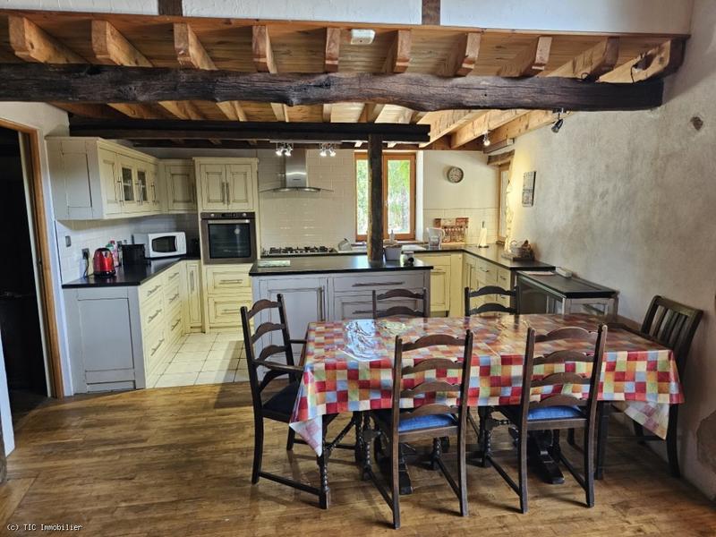 Maison en pierre - 140 m² - 9 pièces