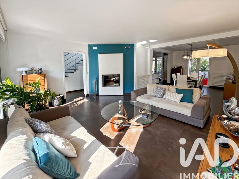 Maison - 158 m² - 6 pièces