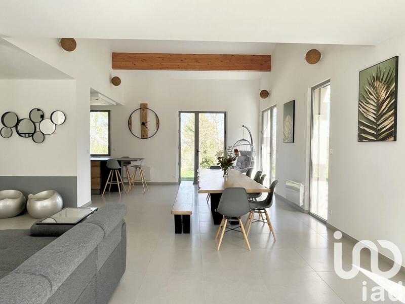 Maison - 256 m² - 7 pièces