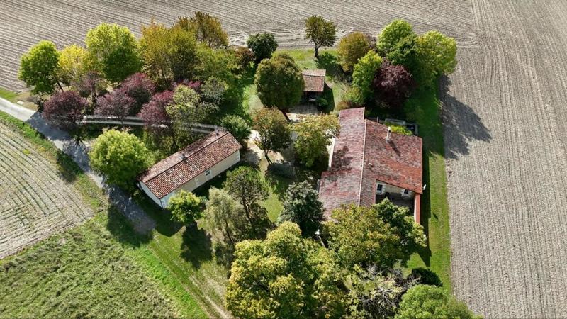 Maison - 221 m² - 7 pièces