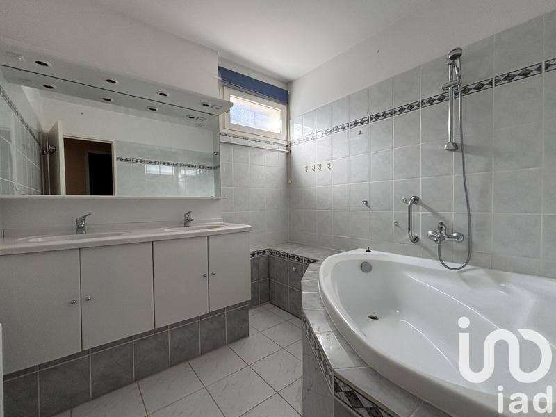 Maison - 99 m² - 4 pièces