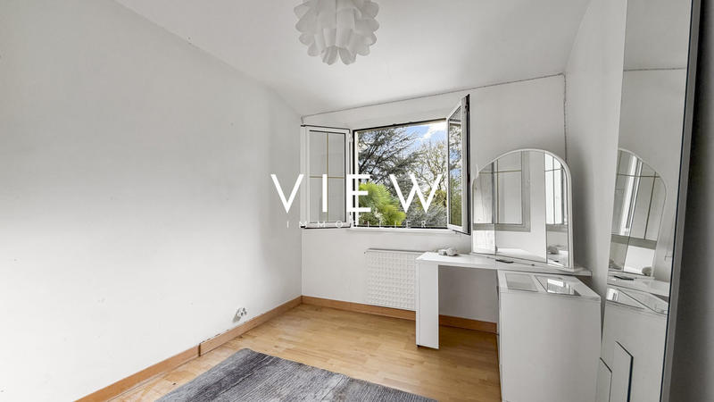 Maison - 202 m² - 7 pièces