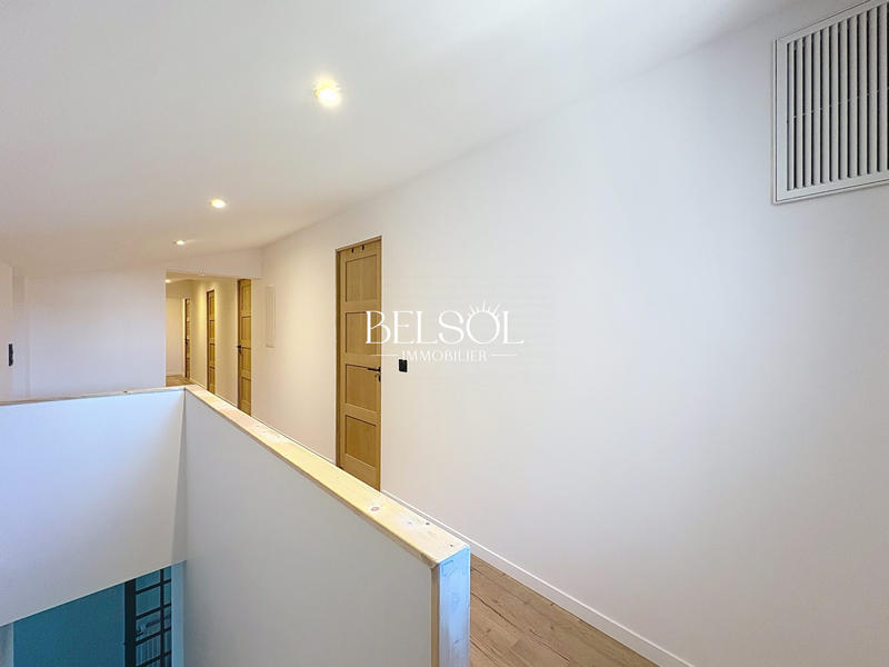 Villa - 250 m² - 7 pièces