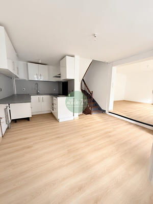 Maison - 83 m² - 4 pièces