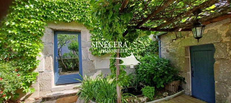 Maison - 240 m² - 7 pièces