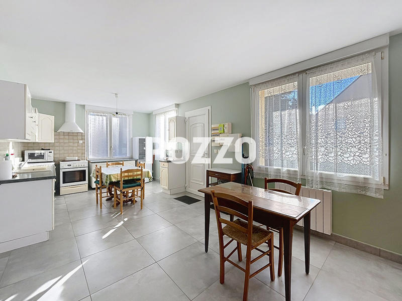 Maison - 90 m² - 5 pièces