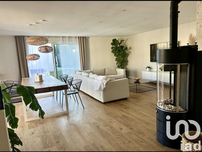 Maison - 121 m² - 5 pièces