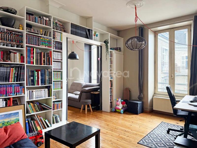 Appartement - 104 m² - 6 pièces