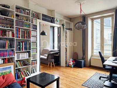 Appartement - 104 m² - 6 pièces