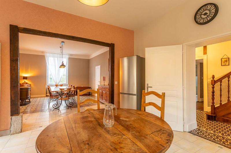 Propriété - 560 m² - 12 pièces