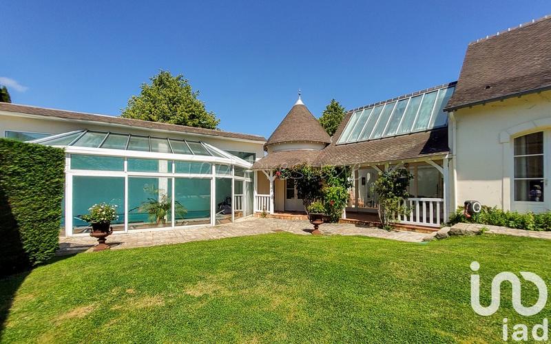 Maison - 868 m² - 14 pièces