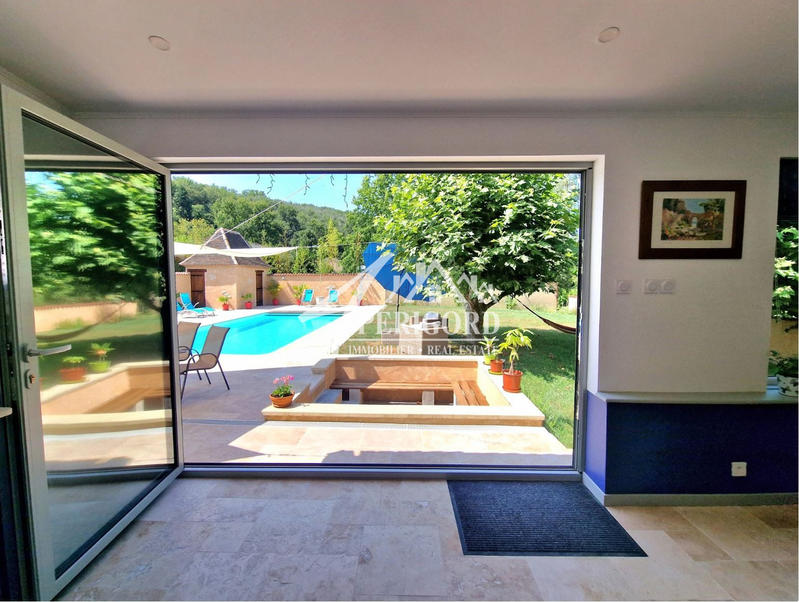 Maison traditionnelle - 227 m² - 10 pièces