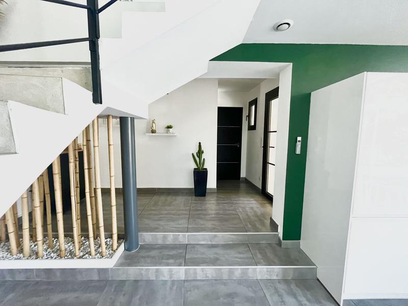 Maison - 321 m² - 11 pièces