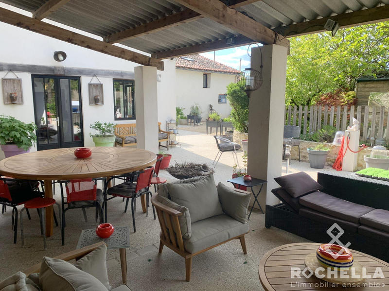 Maison - 362 m² - 8 pièces